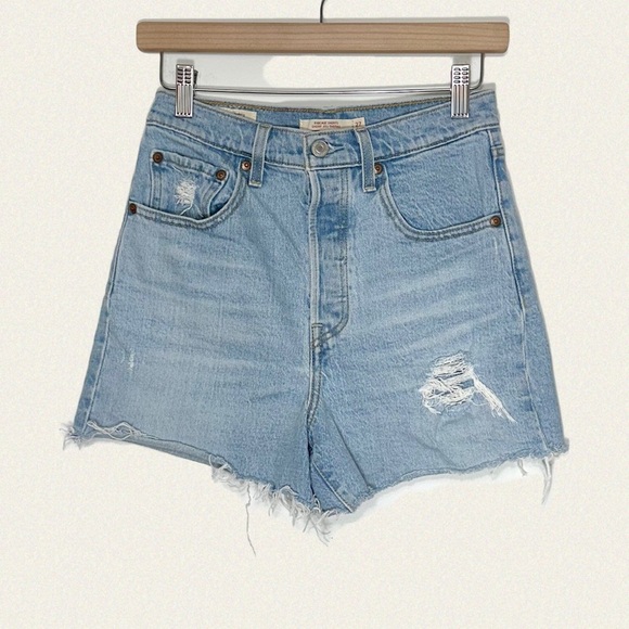 Levi’s Ribcage Short - Picture 5 of 8